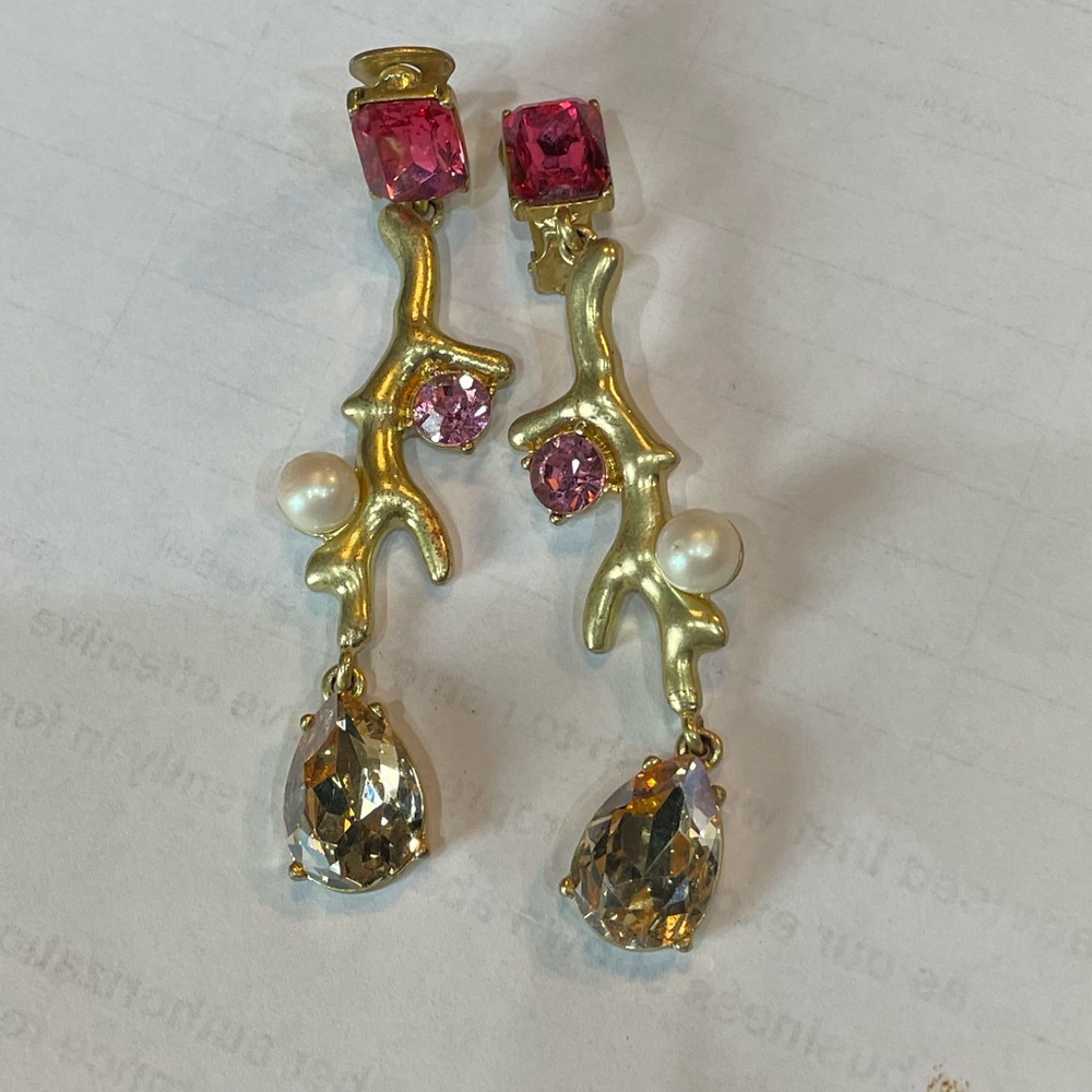 Oscar de La Renta earrings